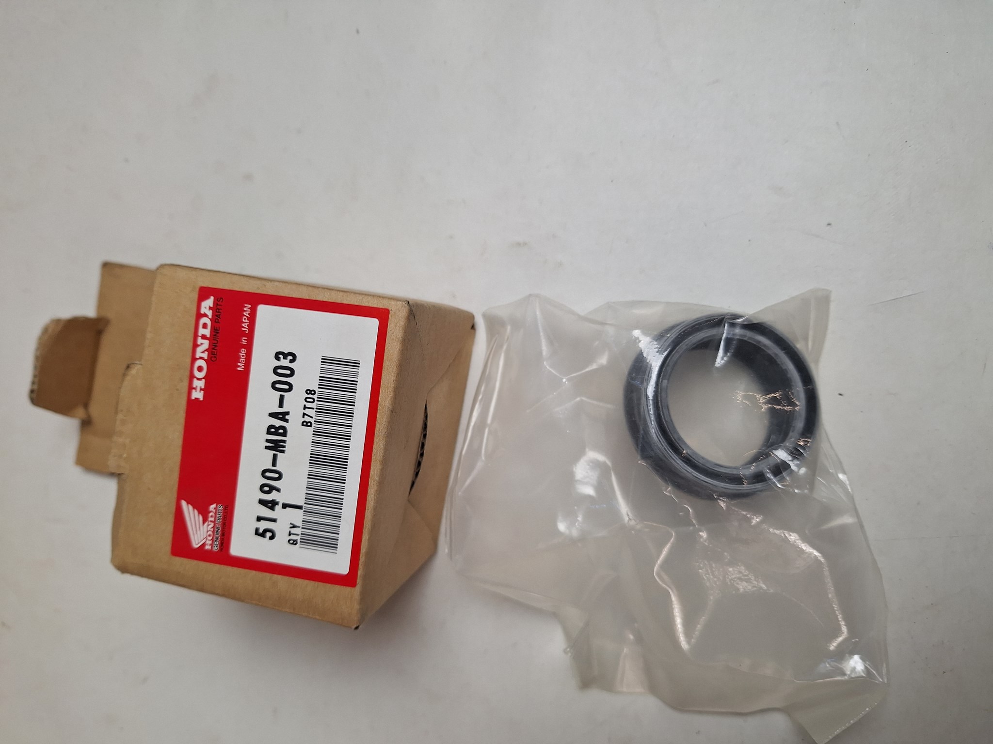 Picture of STAUBDICHTUNG  51490-MBA-003